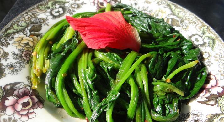 菠菜的功效与作用有哪些 食用菠菜的好处