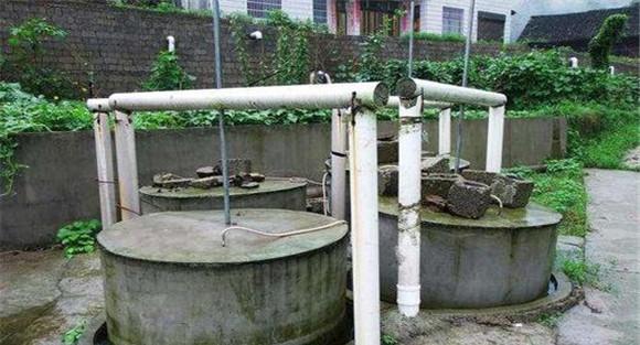 采用富氮原料