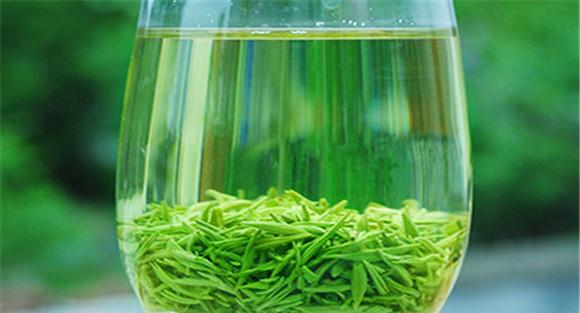 喝茶能够补充由于吸烟所消耗掉的维生素C