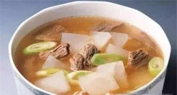 酸辣菠萝牛肉汤的做法