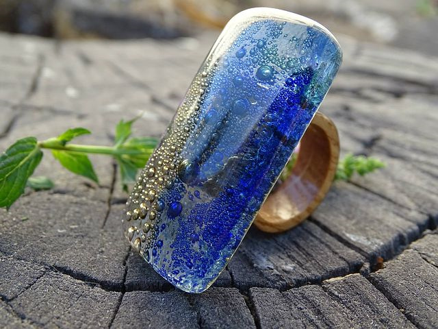 早春苹果病树虫害综合防治技术