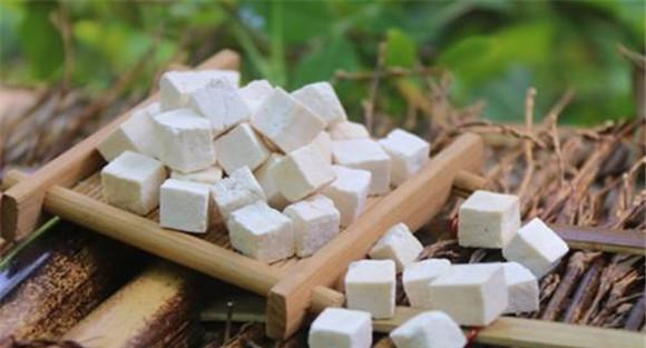 茯苓和土茯苓有什么区别