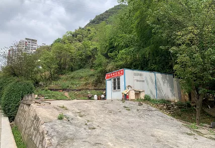 中蜂蜂场蜂箱之间的距离是多少